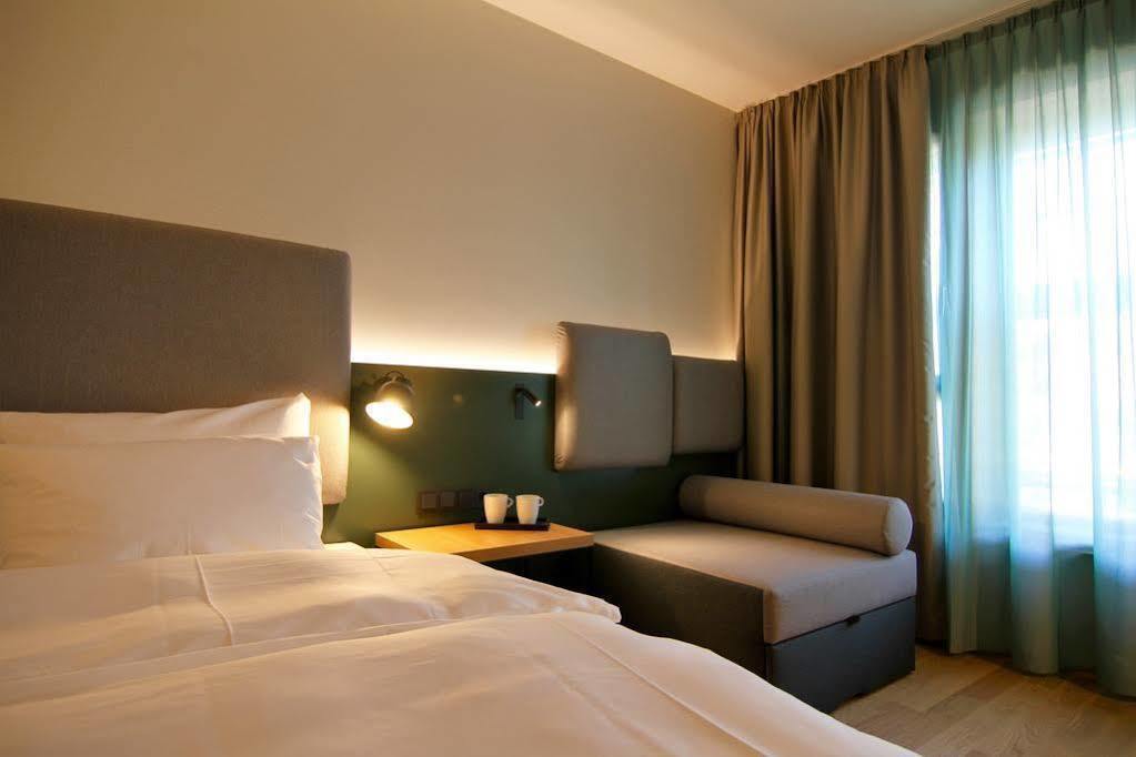 Hotel The Yard Berlin Exterior photo
